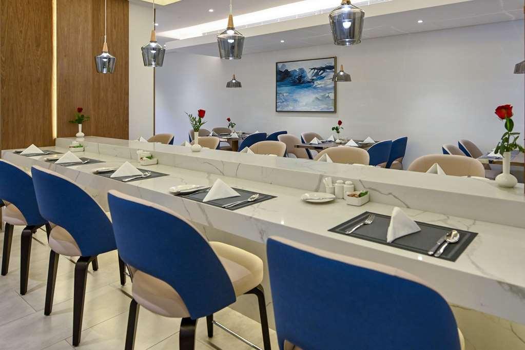 Comfort Hotel Jeddah King Road Ristorante foto