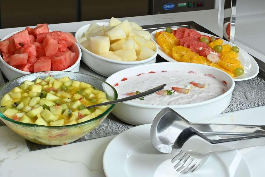 Comfort Hotel Jeddah King Road Ristorante foto